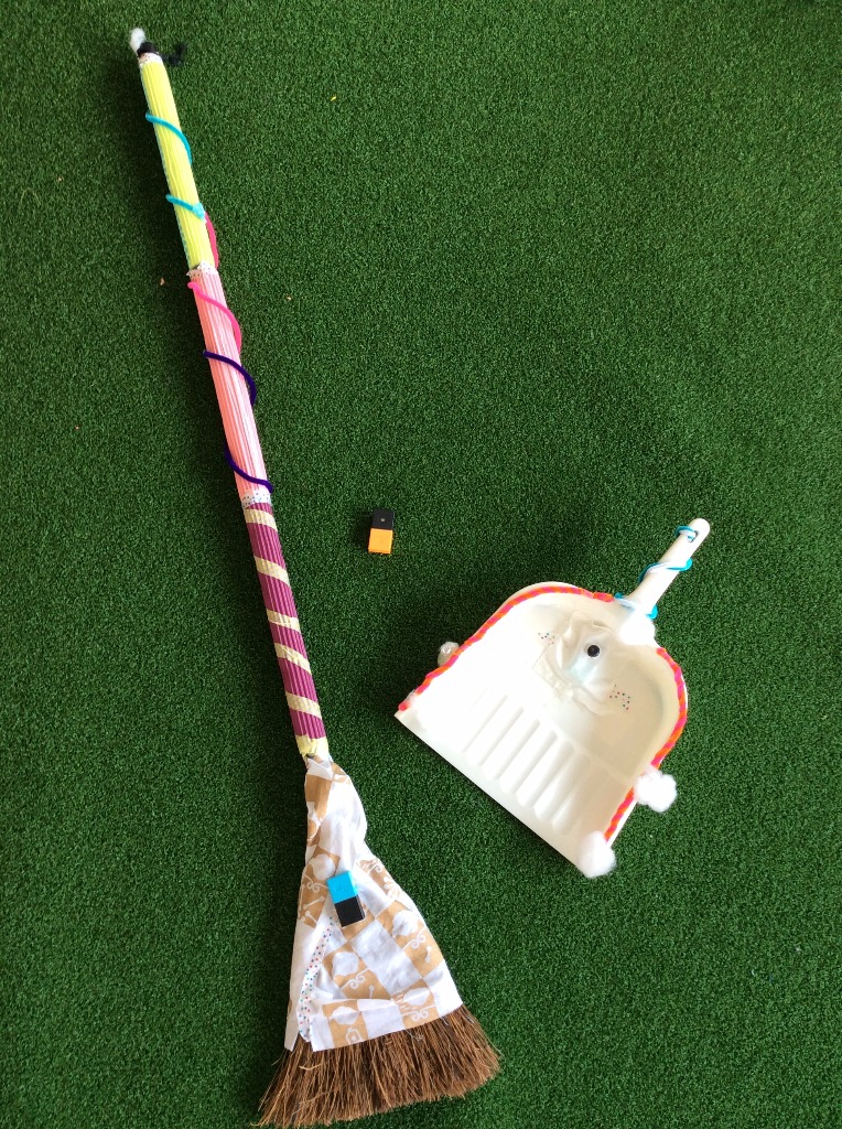 ほうきのふりまわし防止！