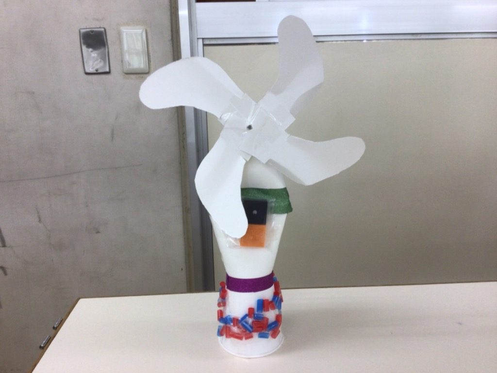 温度で動くカラフル扇風機