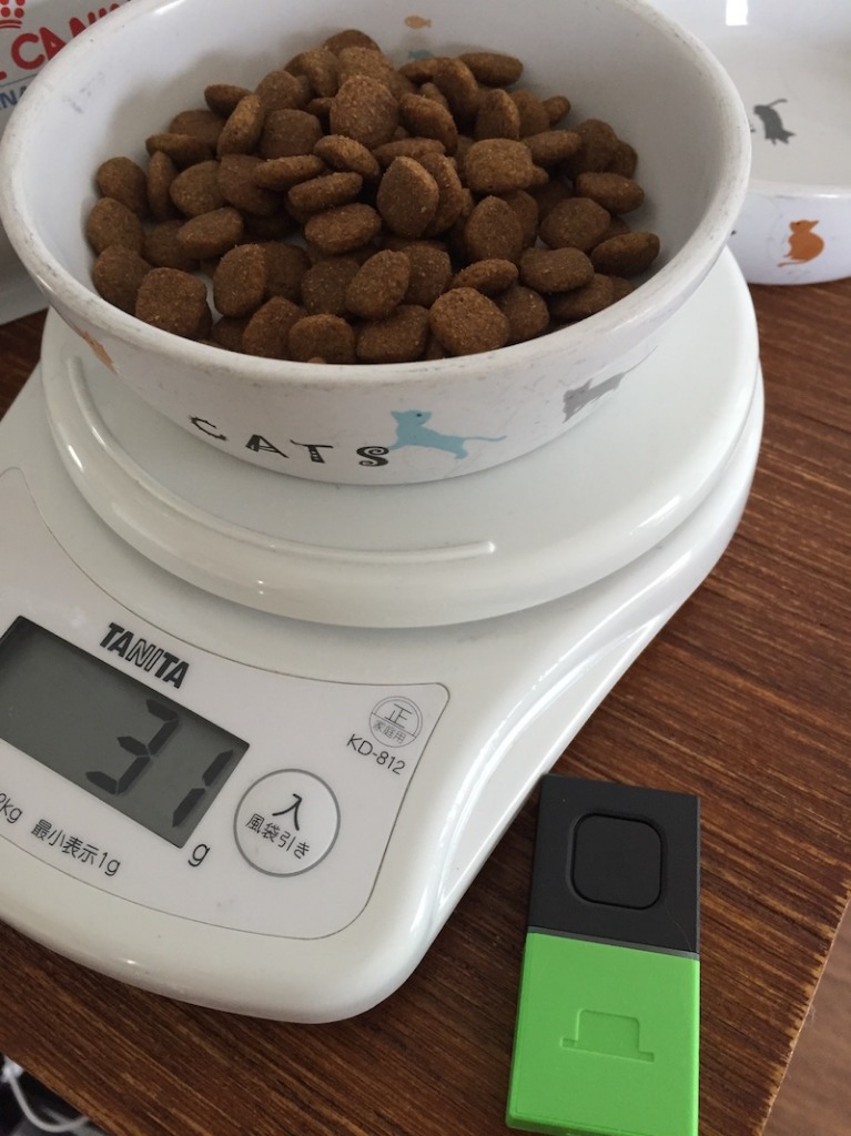 猫ちゃんにあげたフードの種類と時刻をボタンで記録