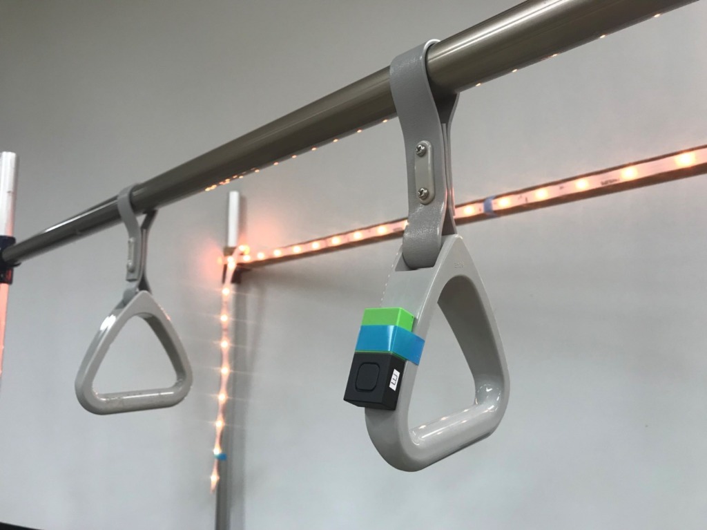 電車に乗って冒険を始めよう！